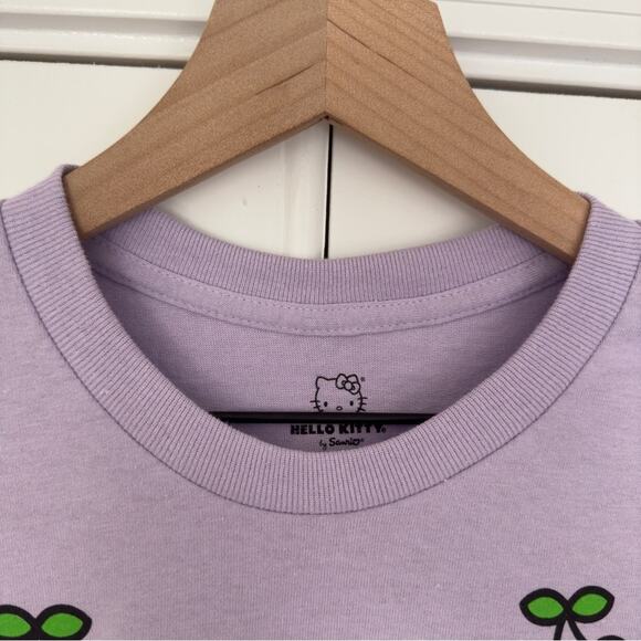 Hello Kitty by Sanrio 100% Cotton Cherry Cropped Tee Raw Hem Short Sleeve Top M - Picture 5 of 8